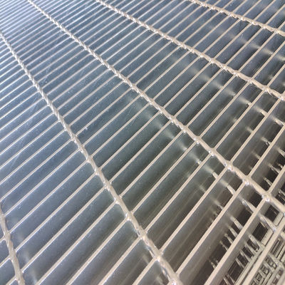 Offshore Industrial Steel Grating For Oil Site Maintenance Equipment Step Plate