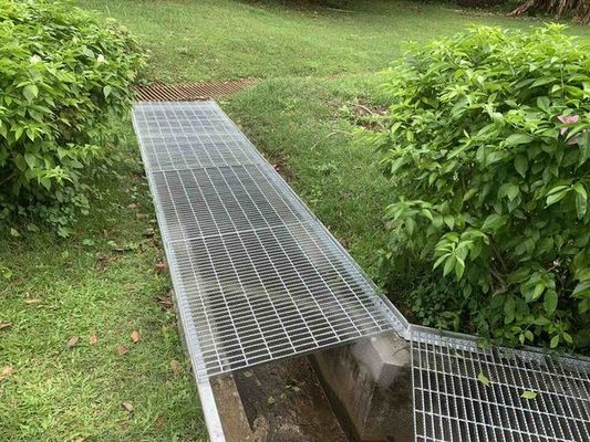 Good Ventilation Industrial Steel Grating Press Welding Process 6mm Cross Bar Size