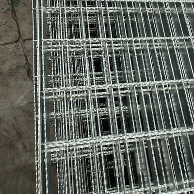 Catwalk Industrial Steel Grating Good Ventilation Press Welding Process