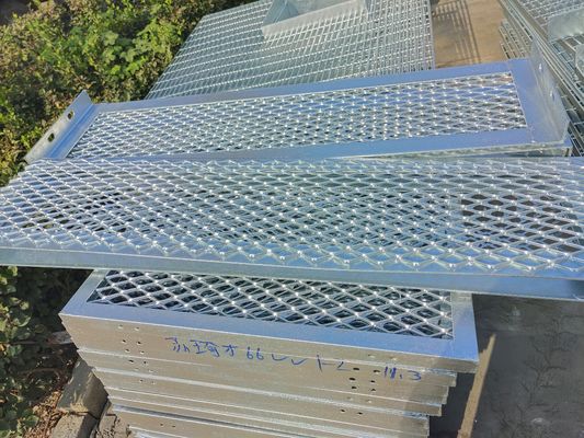 Heavy-Duty Galvanized Expanded Metal Mesh Panel for Walkways and Fencing