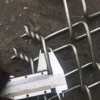 উচ্চতা 1.5m খামার 4.0mm তারের ব্যাসার্ধ চেইন লিঙ্ক বেড়া গ্যালভানাইজড
