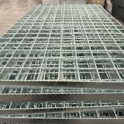 40MM লোড ফ্ল্যাট স্টীল স্পেসিং উন্নত সমর্থন জন্য শিল্প স্টীল গ্রিটিং