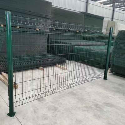 দীর্ঘস্থায়ী নিরাপত্তার জন্য 60x60 মিমি পোস্ট আকারের পিভিসি লেপযুক্ত ঝালাই ওয়্যার জাল বেড়া